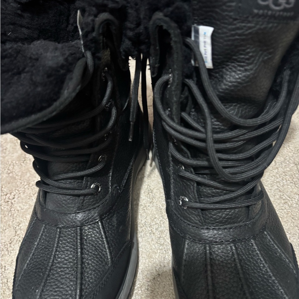 Ugg Adirondack